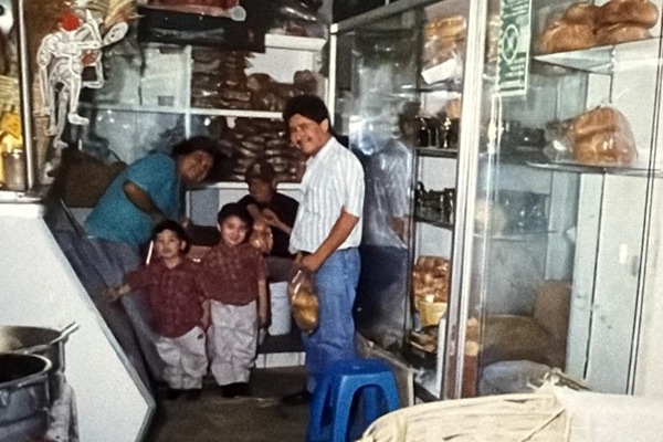 Fotografía de archivo del negocio familiar en 1990